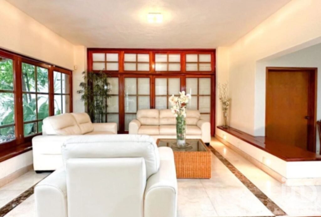 SE VENDE RESIDENCIAL EN ZONA DORADA DE LA CIUDAD DE COLIMA, MEXICO