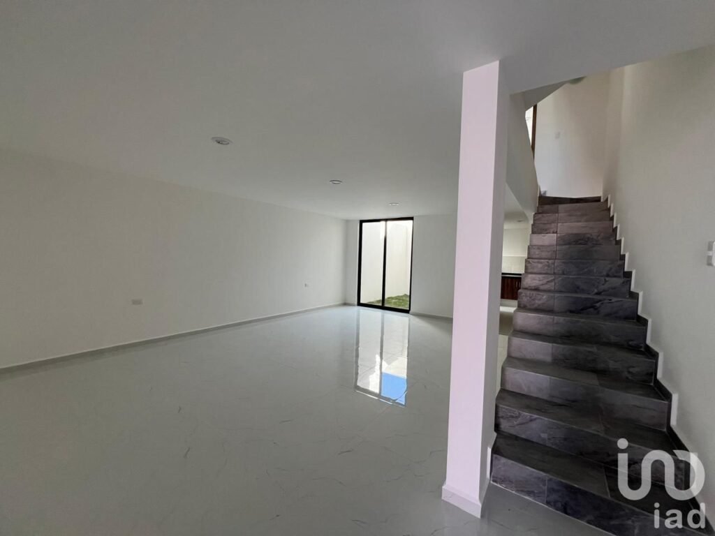 Casa en venta en Col. Loma Linda con estacionamiento para dos autos