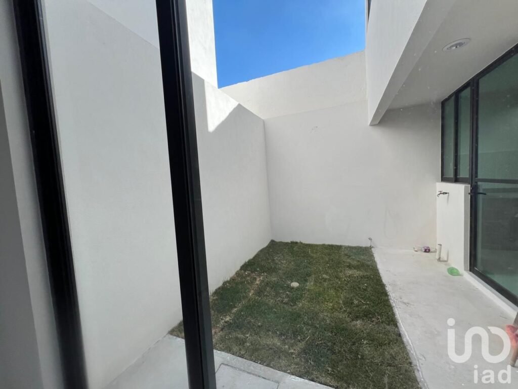 Casa en venta en Col. Loma Linda con estacionamiento para dos autos