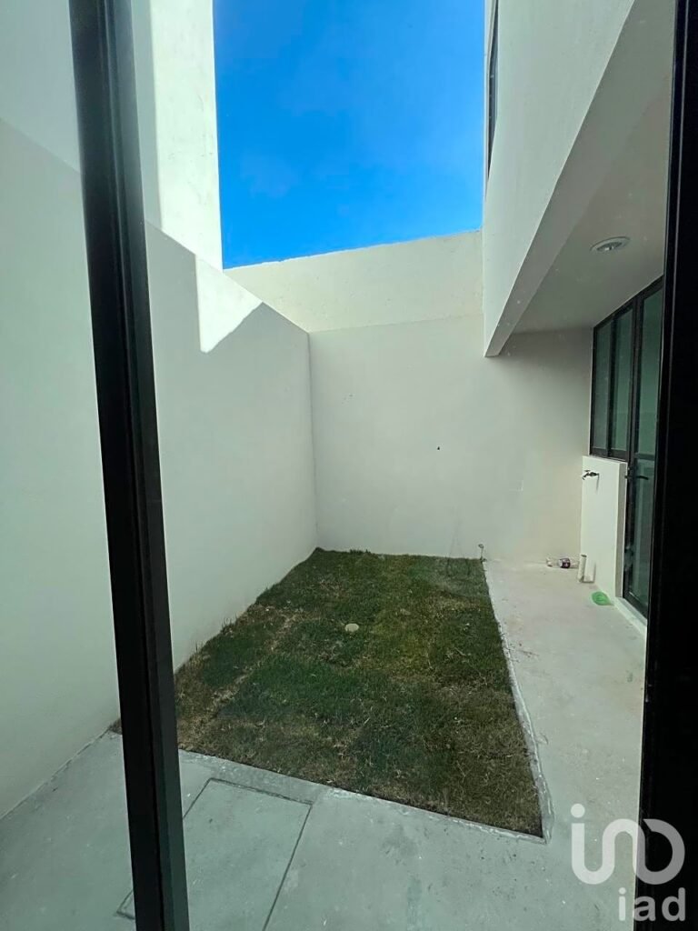 Casa en venta en Col. Loma Linda con estacionamiento para dos autos