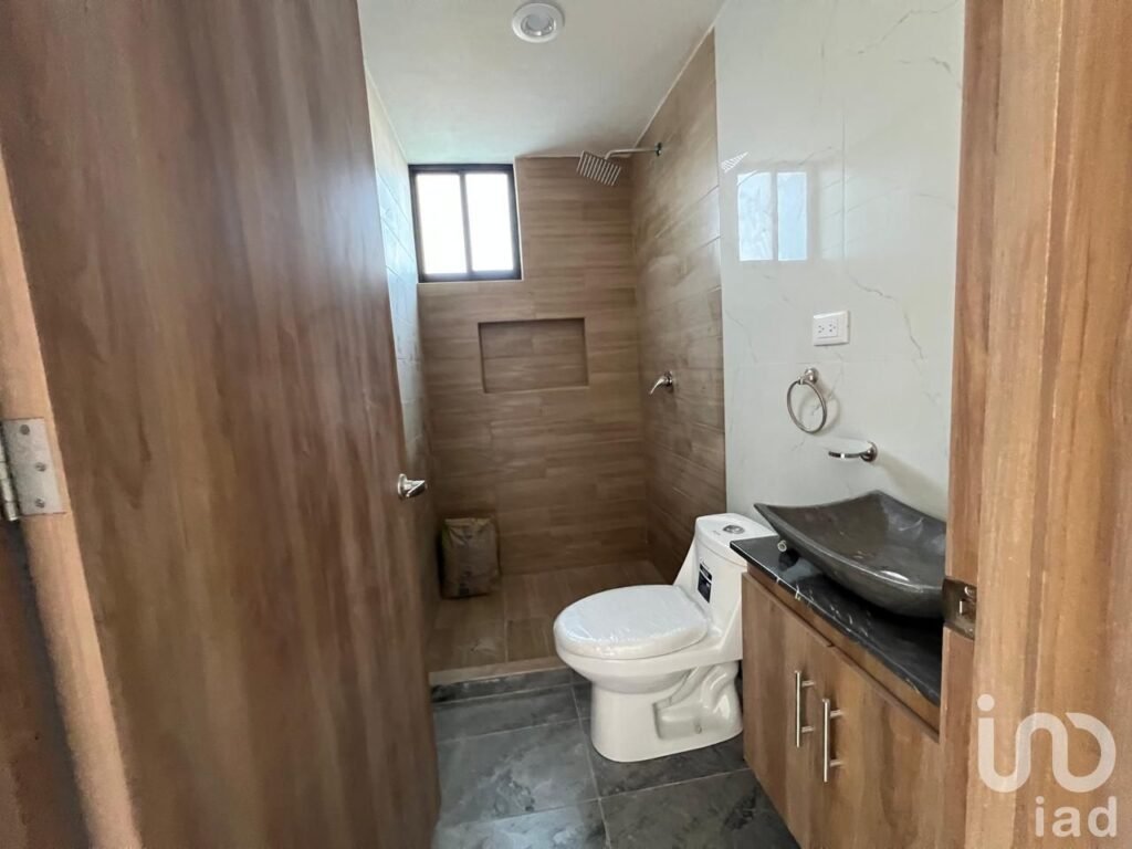 Casa en venta en Col. Loma Linda con estacionamiento para dos autos