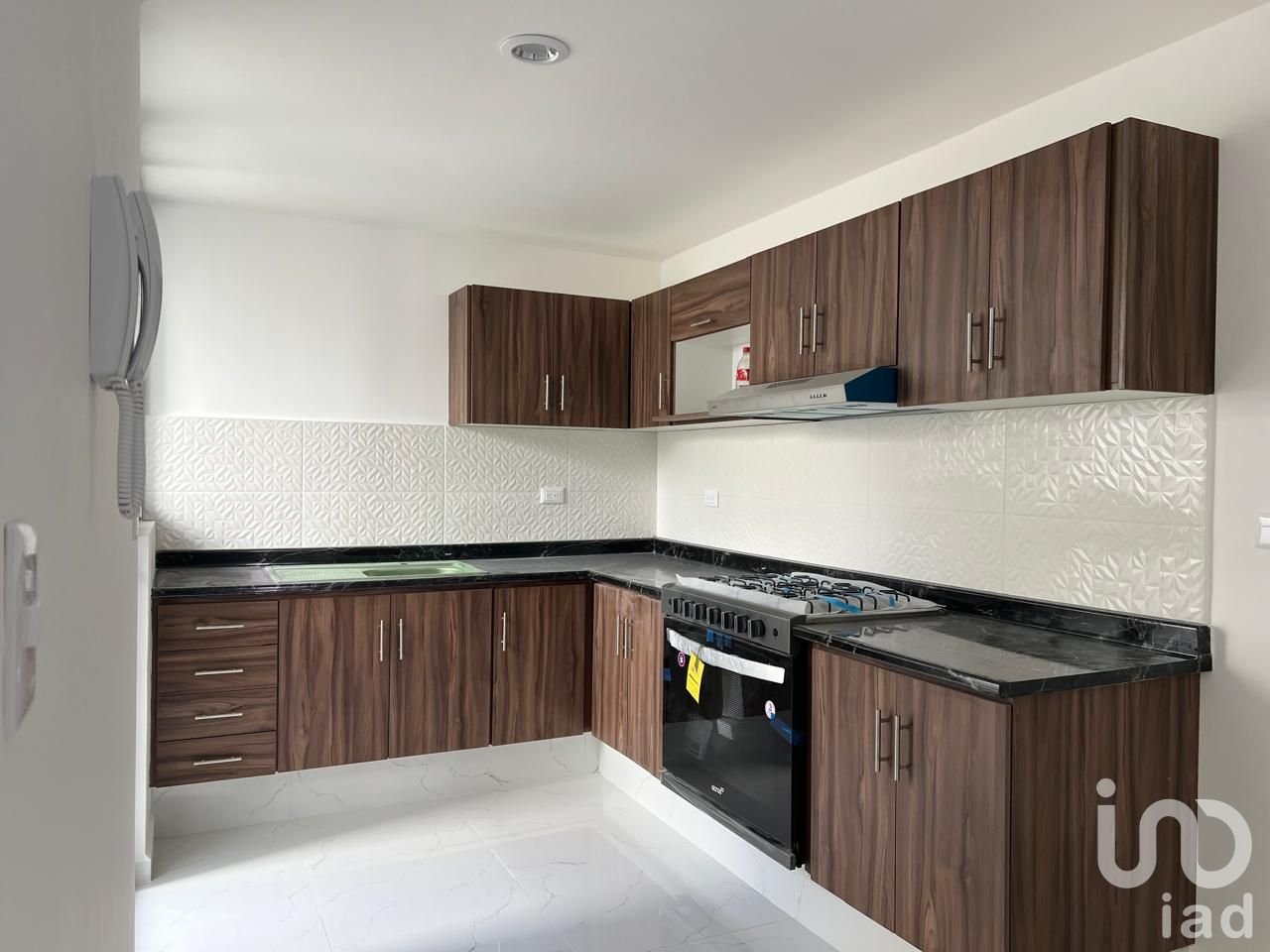 Casa en venta en Col. Loma Linda con estacionamiento para dos autos