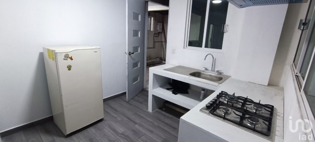 Se Renta Habitación con Baño Privado, Pedregal de Santa Ursúla, Coyoacán