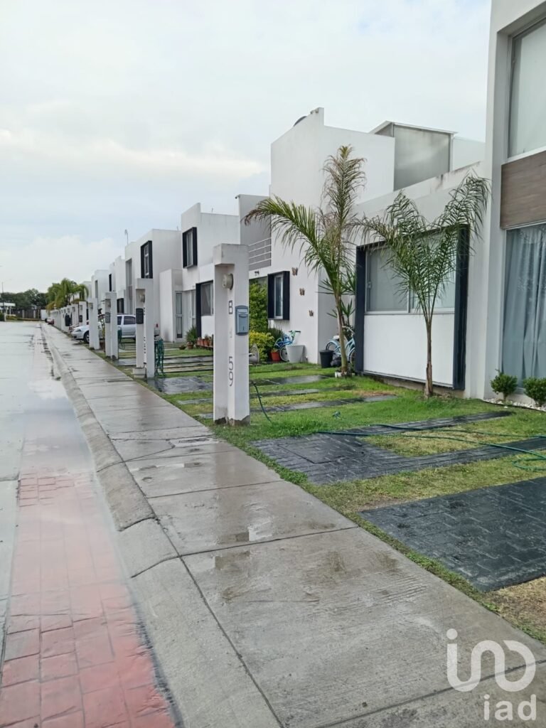 CASA EN RENTA LA VIDA CORREGIDORA QUERETARO