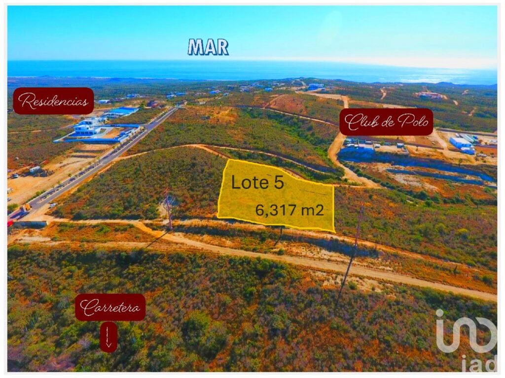 Se vende terreno a orillas de la carretera en Cabo San Lucas