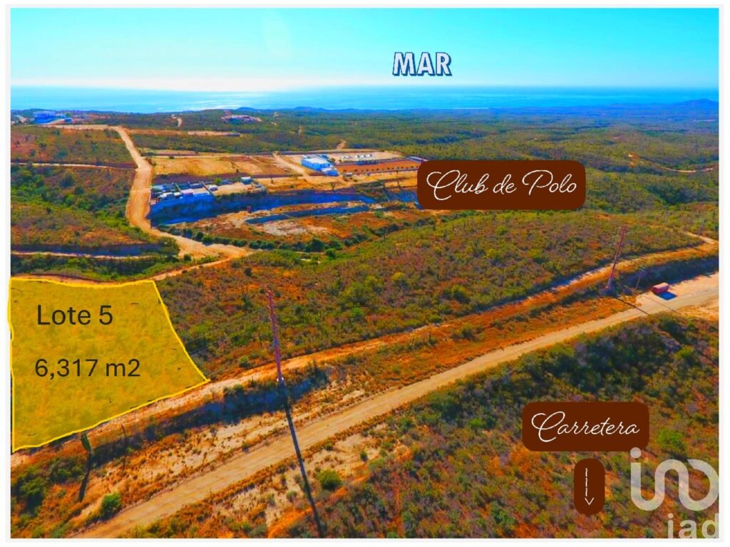 Se vende terreno a orillas de la carretera en Cabo San Lucas