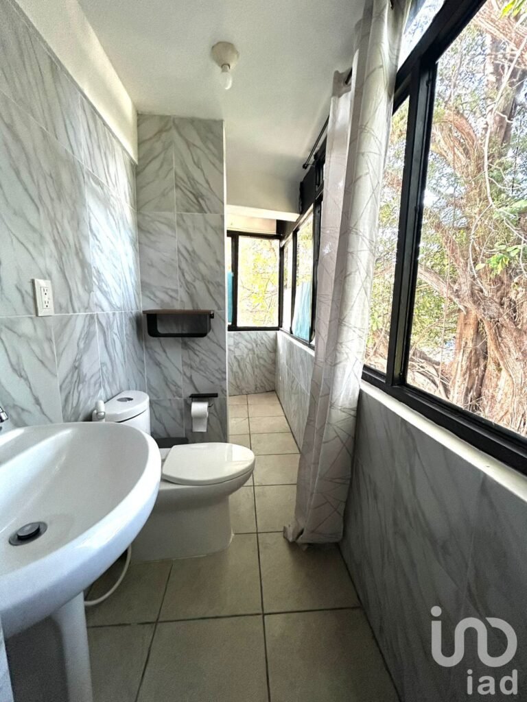 CONSULTORIO EN RENTA EN TERAN