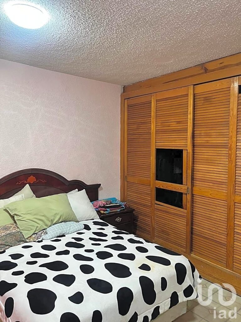 VENTA DE CASA COL. PAVON NEZAHUALCOYOTL