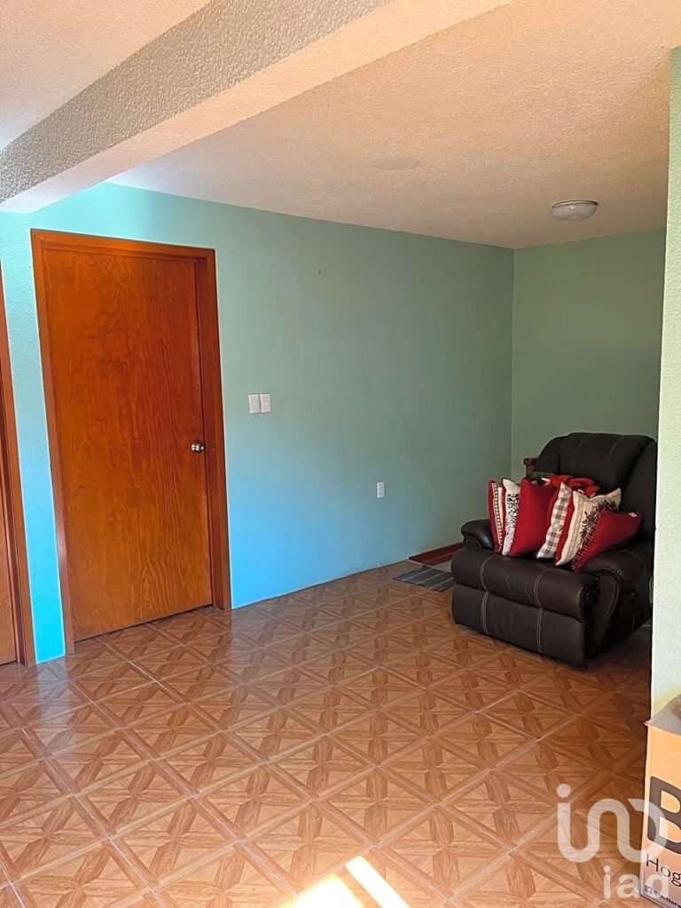 VENTA DE CASA COL. PAVON NEZAHUALCOYOTL