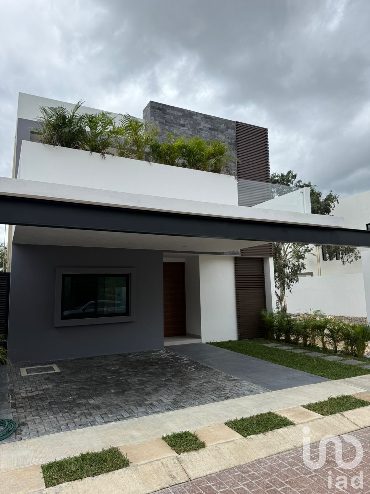 VENTA DE CASA EN RESIDENCIAL EN BRISA VIA CUMBRES, CANCUN