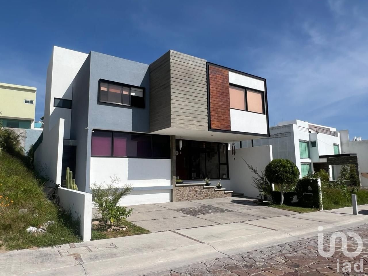 CASA EN VENTA CAÑADAS DEL LAGO CORREGIDORA