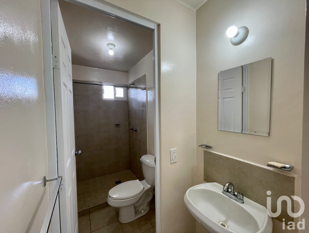 Casa En Renta 1 nivel en Los Encinos Condominio Mónagas (10)