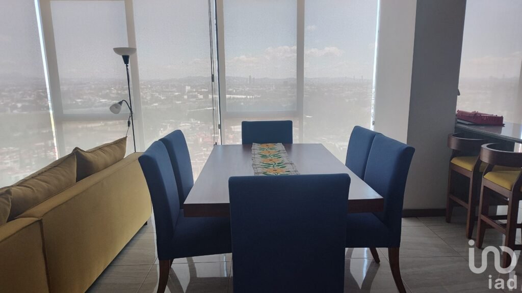 Penthouse amueblado para Ejecutivo por Forjadores, cerca de Volkswagen, Finsa, UDLAP.