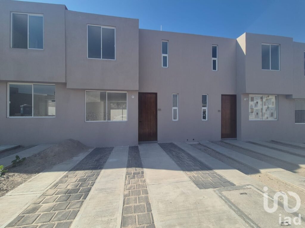 Renta de casa Condominio Centeno en Ciudad del Sol Querétaro