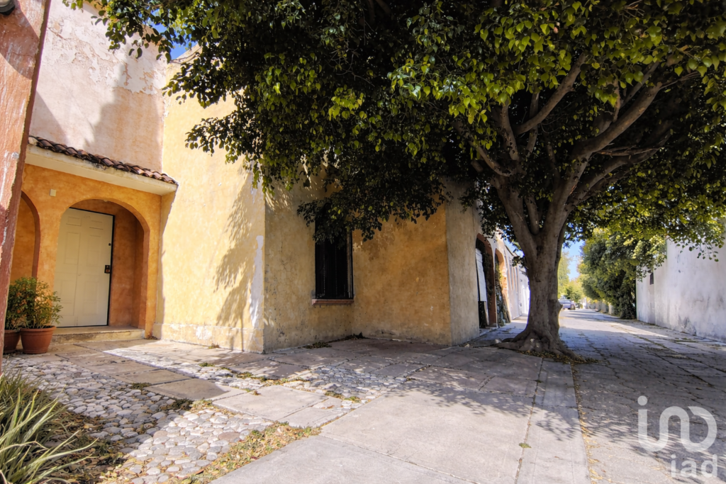 Casa en VENTA, LA JOYA, QUERETARO. Terreno excedente, Requiere Mantenimiento (Precio Ajustado)