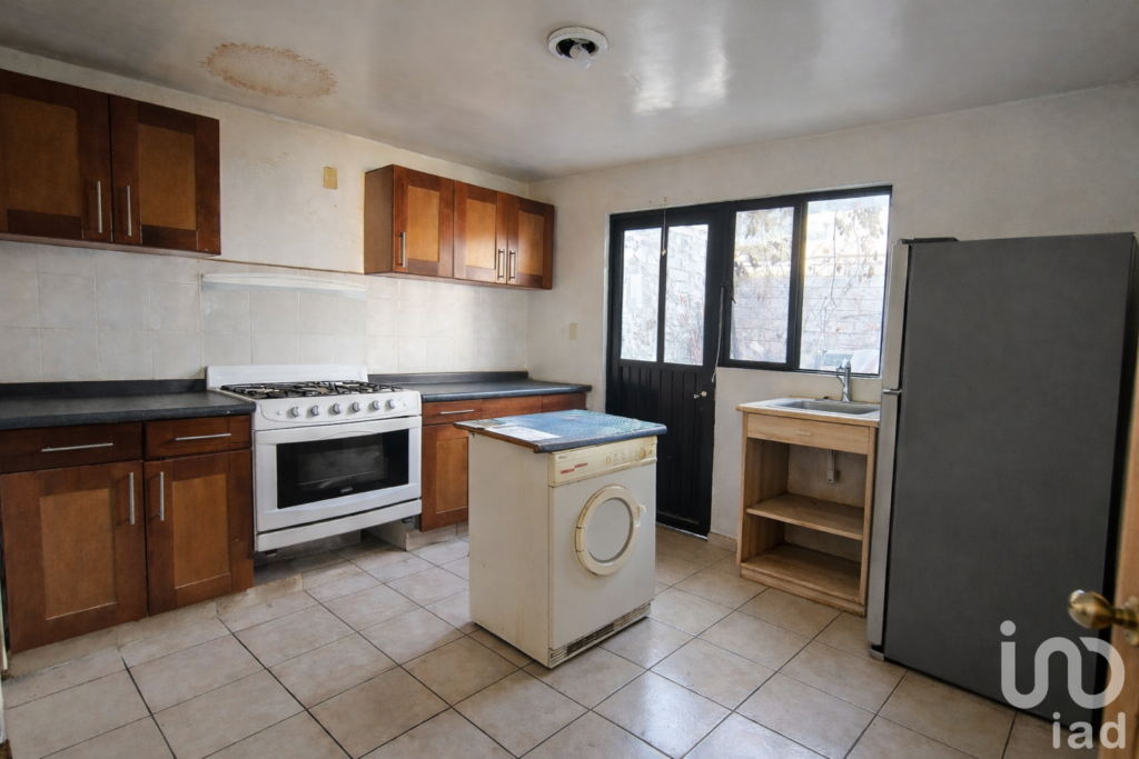 Casa en VENTA, LA JOYA, QUERETARO. Terreno excedente, Requiere Mantenimiento (Precio Ajustado)