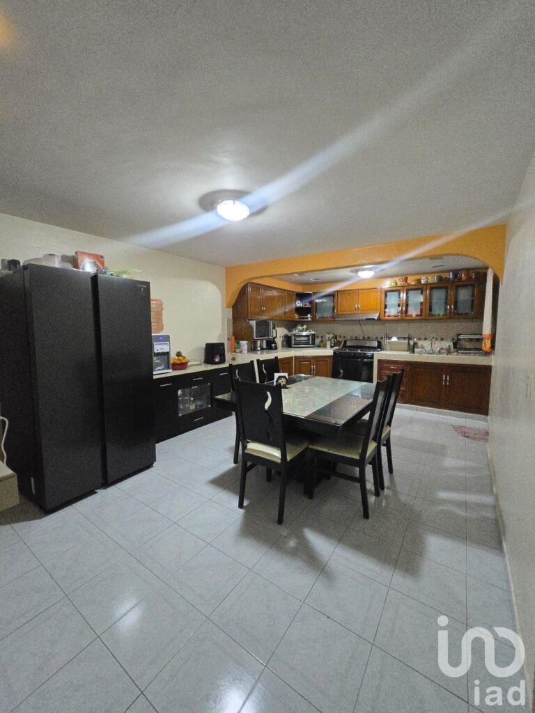 CASA EN VENTA EN BOSQUES DE SAYLA, JARDINES DE MORELOS, ECATEPEC DE MORELOS