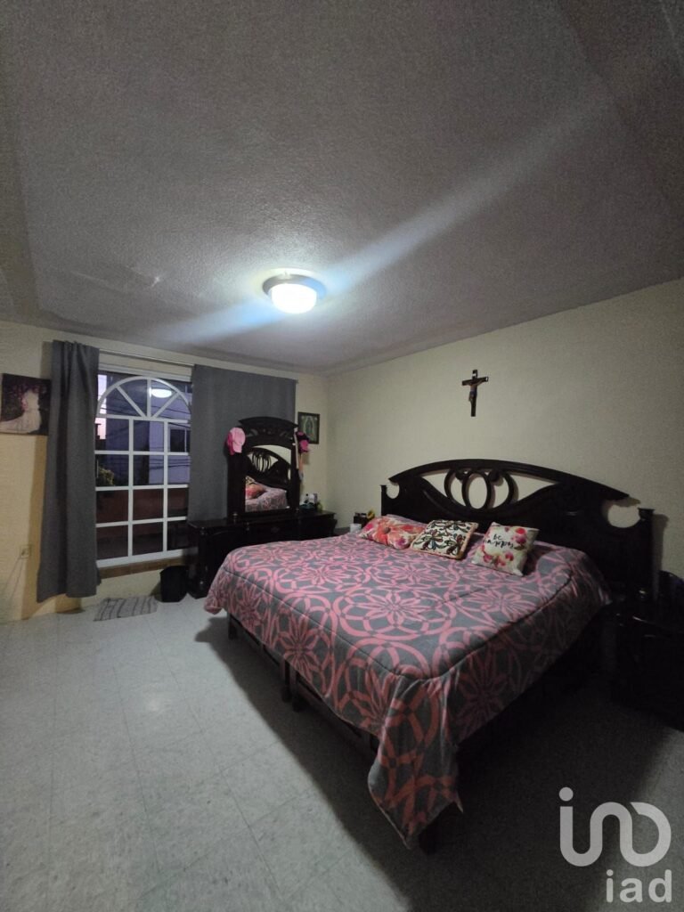 CASA EN VENTA EN BOSQUES DE SAYLA, JARDINES DE MORELOS, ECATEPEC DE MORELOS