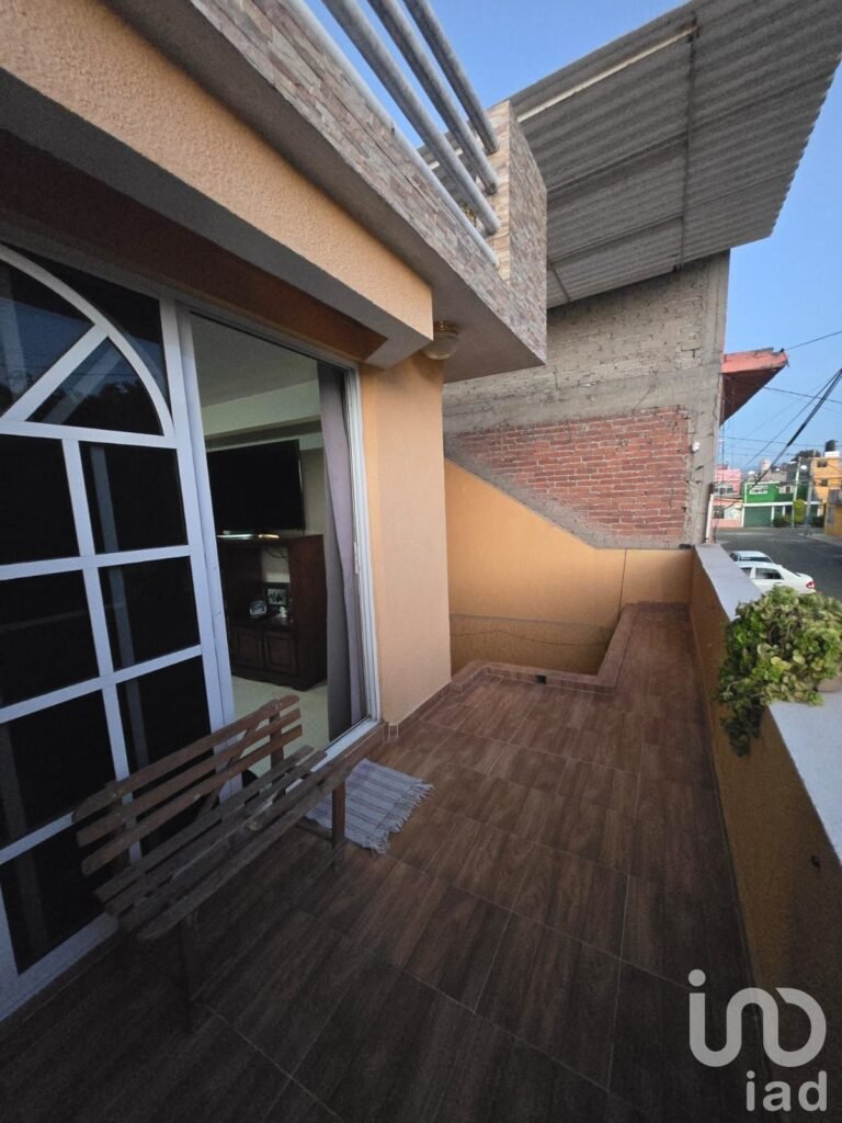 CASA EN VENTA EN BOSQUES DE SAYLA, JARDINES DE MORELOS, ECATEPEC DE MORELOS