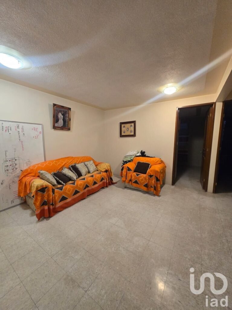 CASA EN VENTA EN BOSQUES DE SAYLA, JARDINES DE MORELOS, ECATEPEC DE MORELOS