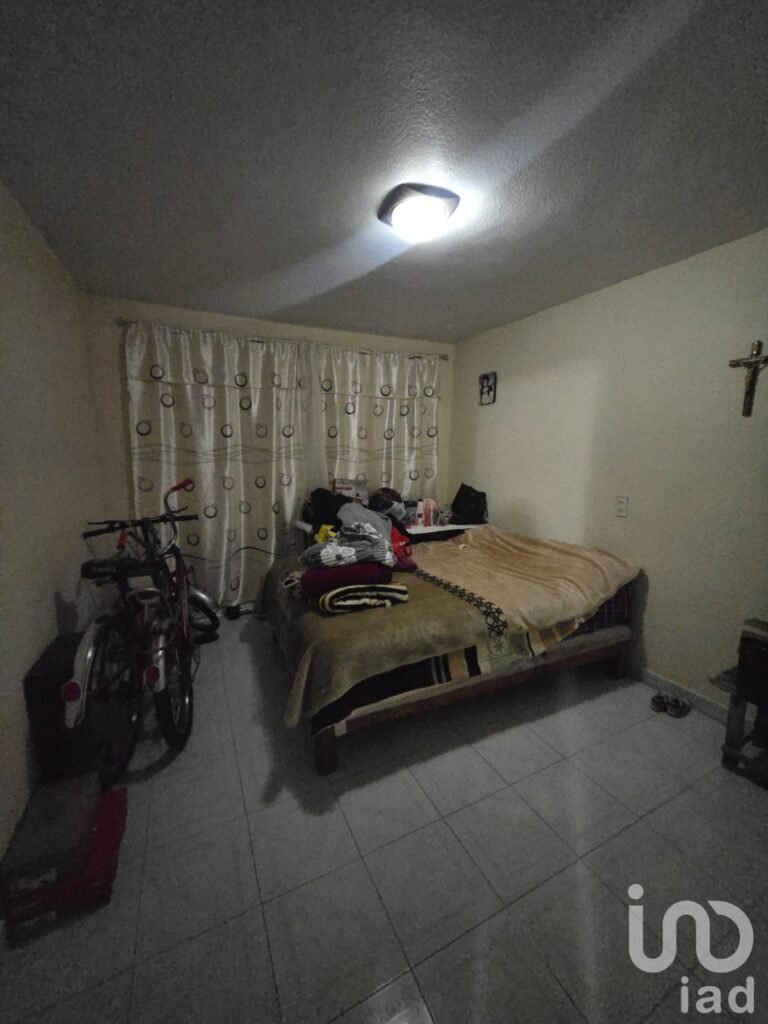 CASA EN VENTA EN BOSQUES DE SAYLA, JARDINES DE MORELOS, ECATEPEC DE MORELOS