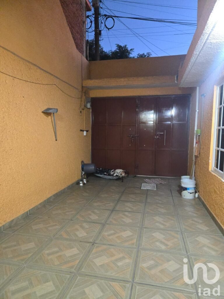 CASA EN VENTA EN BOSQUES DE SAYLA, JARDINES DE MORELOS, ECATEPEC DE MORELOS