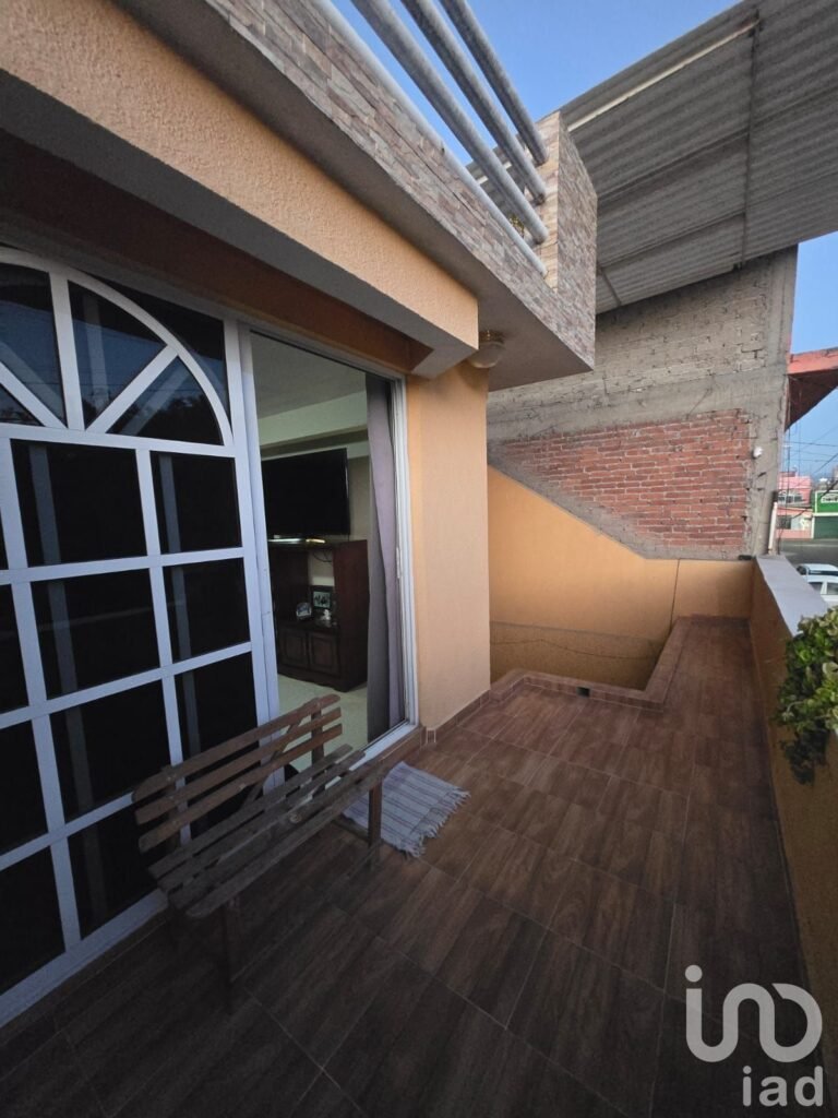 CASA EN VENTA EN BOSQUES DE SAYLA, JARDINES DE MORELOS, ECATEPEC DE MORELOS