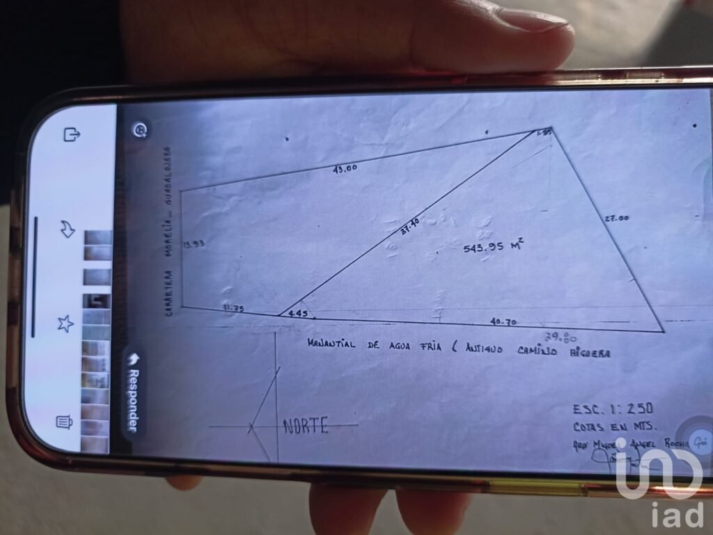 Bodega en Renta en Manantiales a 30 metros de la Avenida Madero
