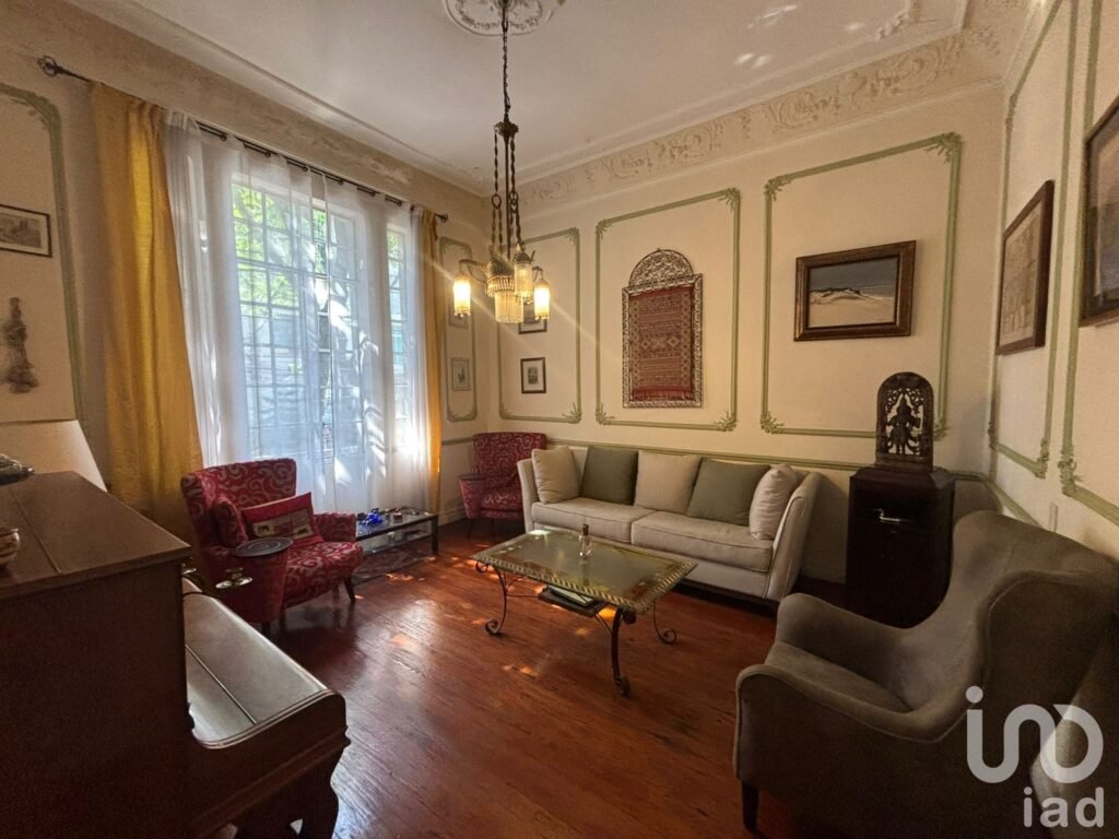 Se vende hermosa casa Porfiriana en la Roma con uso de suelo comercial