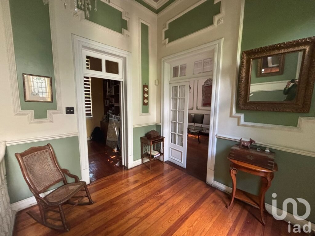 Se vende hermosa casa Porfiriana en la Roma con uso de suelo comercial