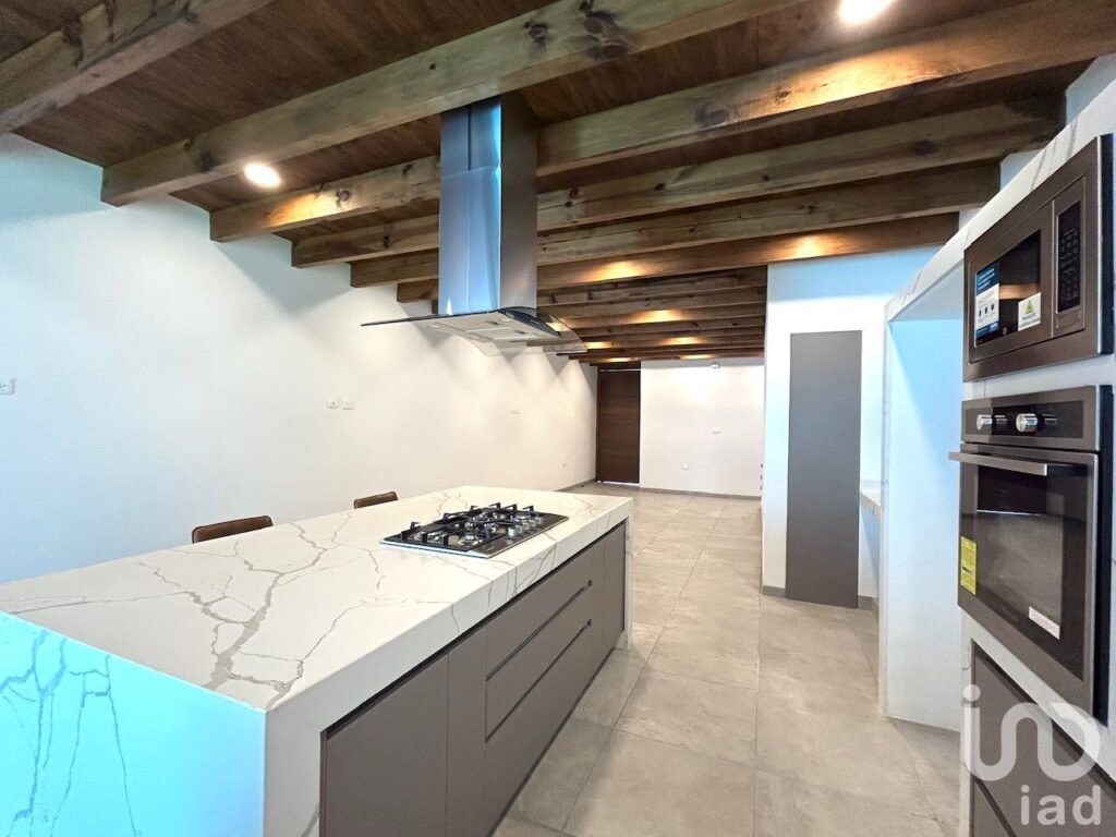 Casa nueva, moderna con fácil acceso a autopista en Cuernavaca