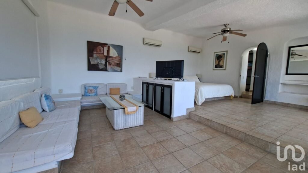 Villa en Venta en Acapulco, Fraccionamiento Marina de las Brisas.