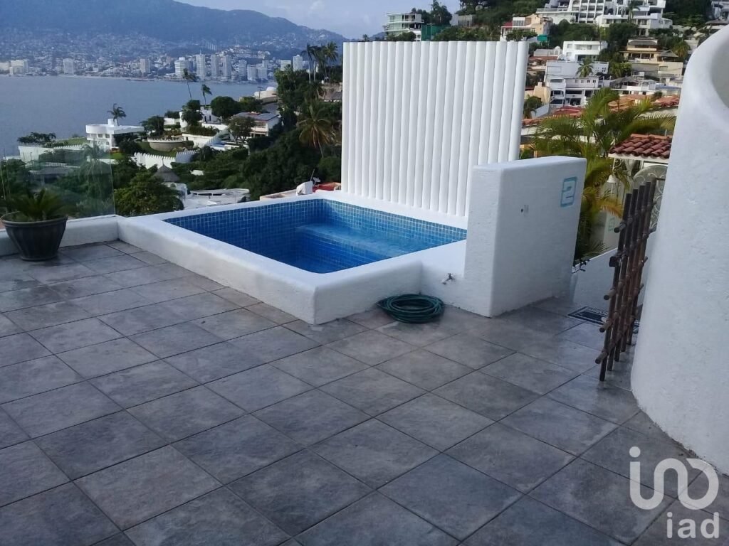 Villa en Venta en Acapulco, Fraccionamiento Marina de las Brisas.