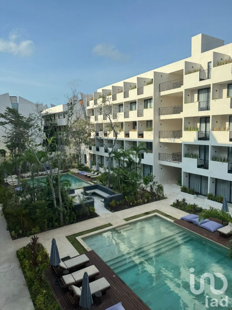 Estudio amueblado en venta con plunge in en Tulum