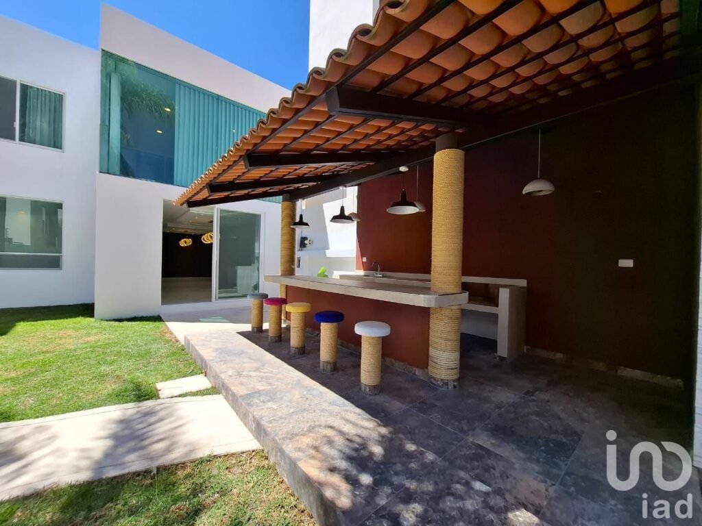 Casa en Venta en el Residencial La Concepción de Zavaleta