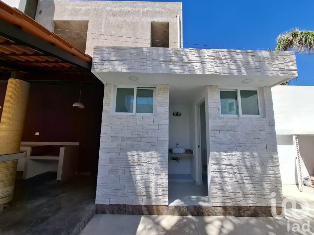 Casa en Venta en el Residencial La Concepción de Zavaleta