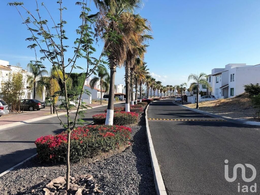 REAL DE JURIQUILLA TERRENO EN VENTA EN PRIVADA