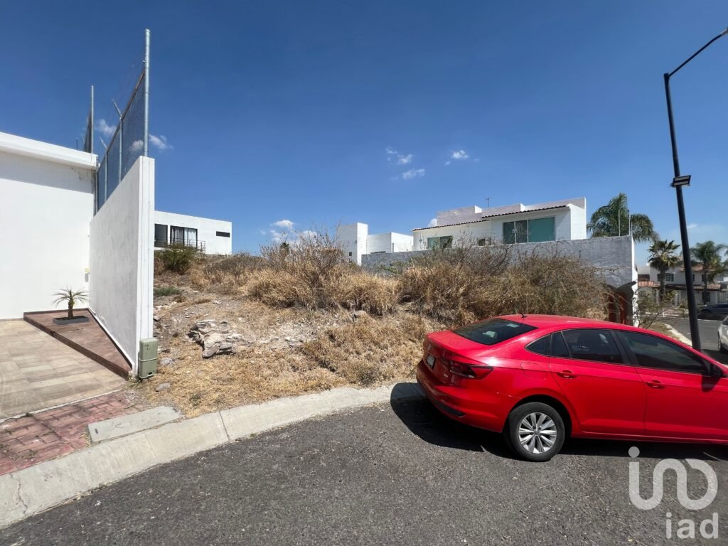 REAL DE JURIQUILLA TERRENO EN VENTA EN PRIVADA