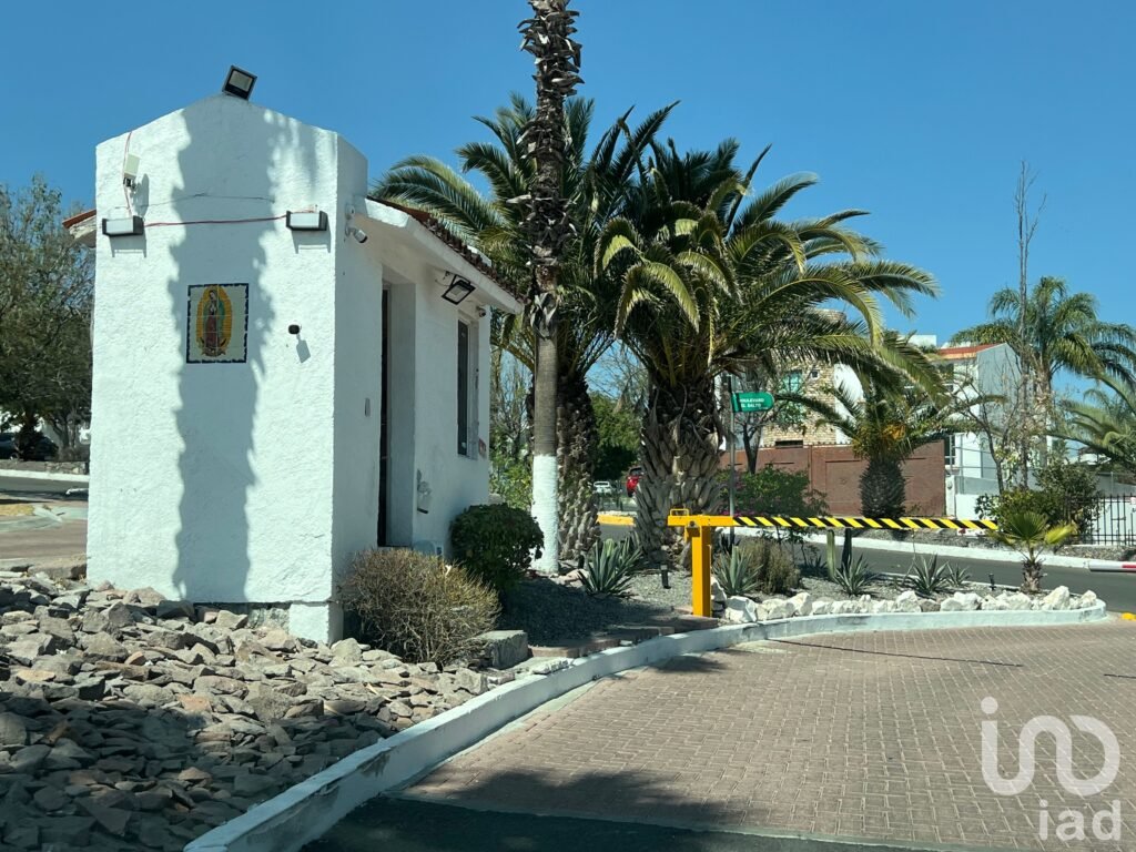 REAL DE JURIQUILLA TERRENO EN VENTA EN PRIVADA