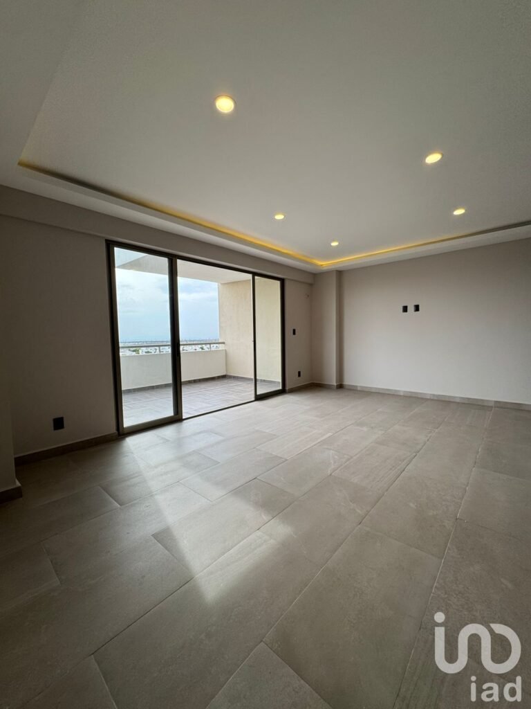 DEPARTAMENTO DE LUJO, zona El Refugio