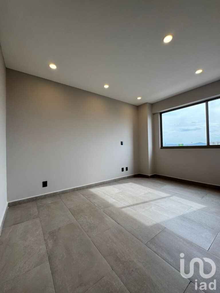 DEPARTAMENTO DE LUJO, zona El Refugio