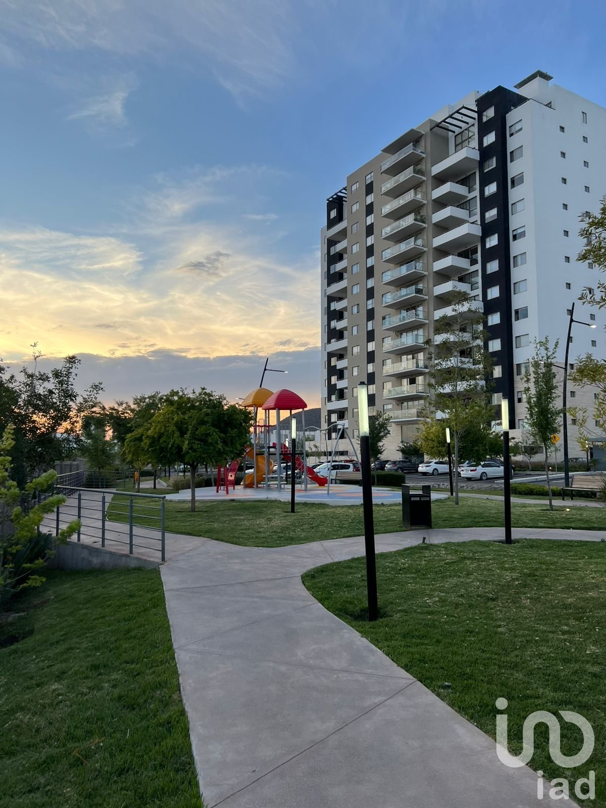 DEPARTAMENTO DE LUJO, zona El Refugio