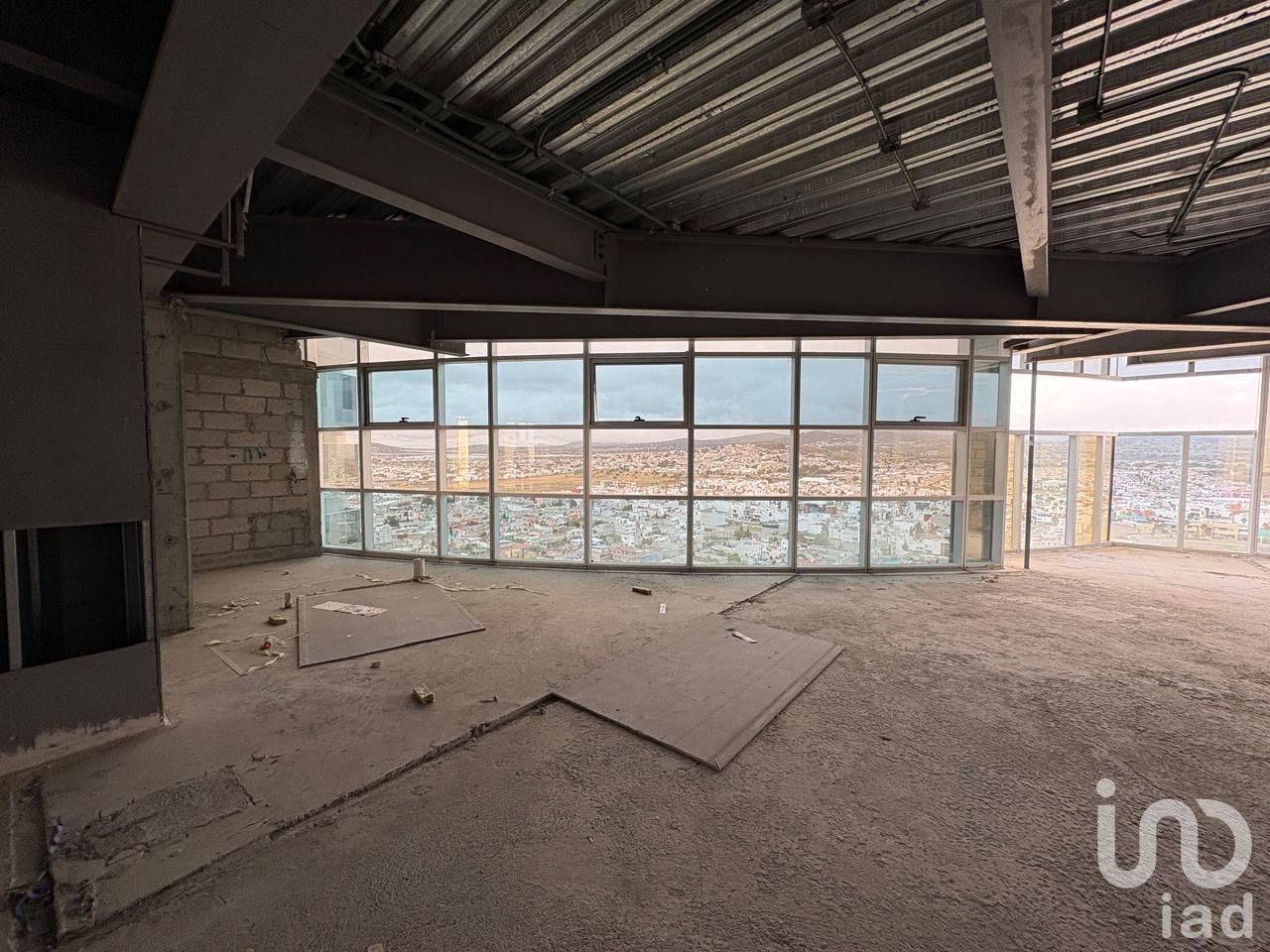 Se venden aamplio departamento en obra negra en Via Dorada, Pachuca, Hidalgo