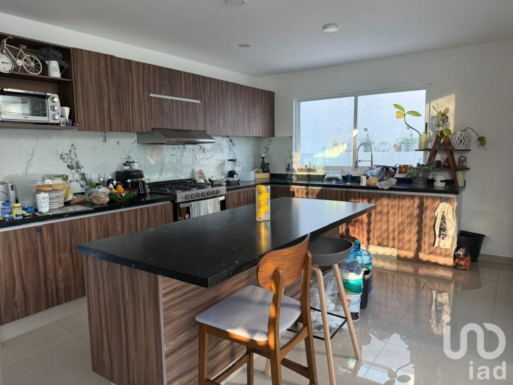 CASA EN LOMAS DE JURIQUILLA