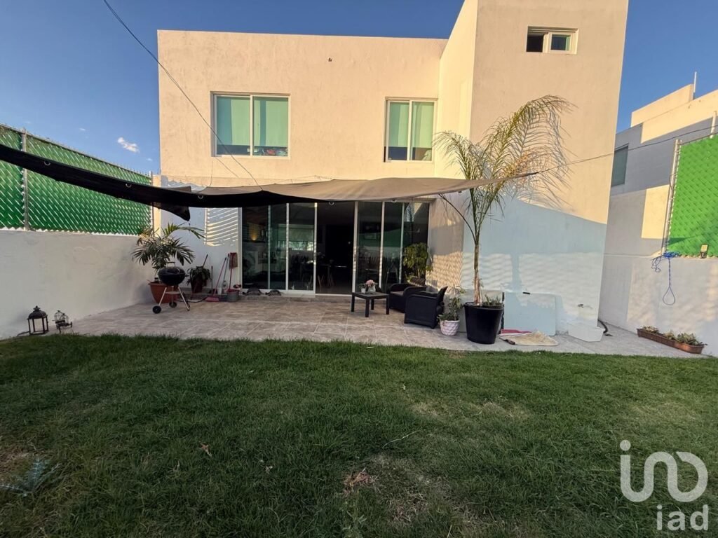 CASA EN LOMAS DE JURIQUILLA