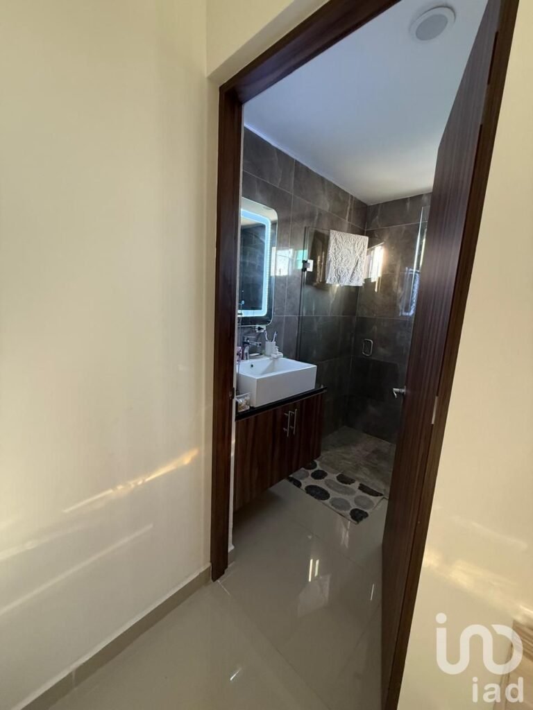 CASA EN LOMAS DE JURIQUILLA