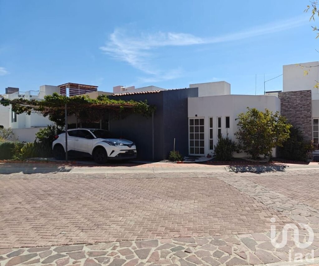VENDO CASA QUERETARO SCHOENSTATT CORREGIDORA
