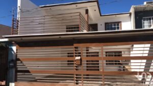 CASA EN VENTA ZONA TALAMAS MESA CENTRAL CON TERRAZA CASA EN VENTA ZONA TALAMAS MESA CENTRAL CON TERRAZA