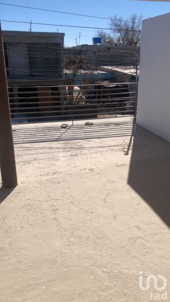 CASA EN VENTA ZONA TALAMAS MESA CENTRAL CON TERRAZA