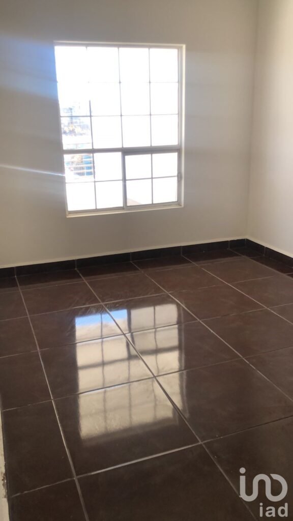 CASA EN VENTA ZONA TALAMAS MESA CENTRAL CON TERRAZA